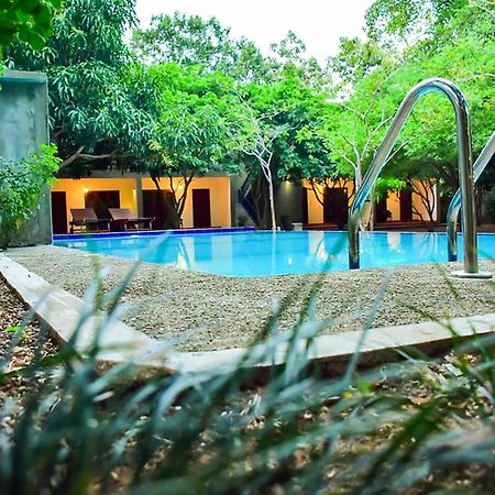 Tropicara Resort Сигирия Экстерьер фото