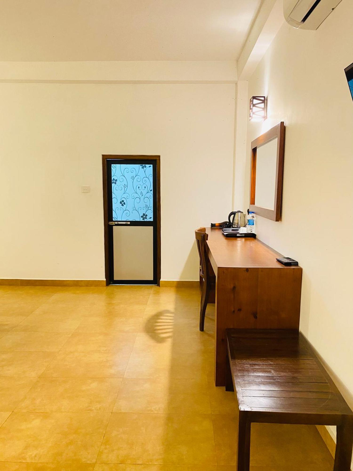 Tropicara Resort Сигирия Экстерьер фото