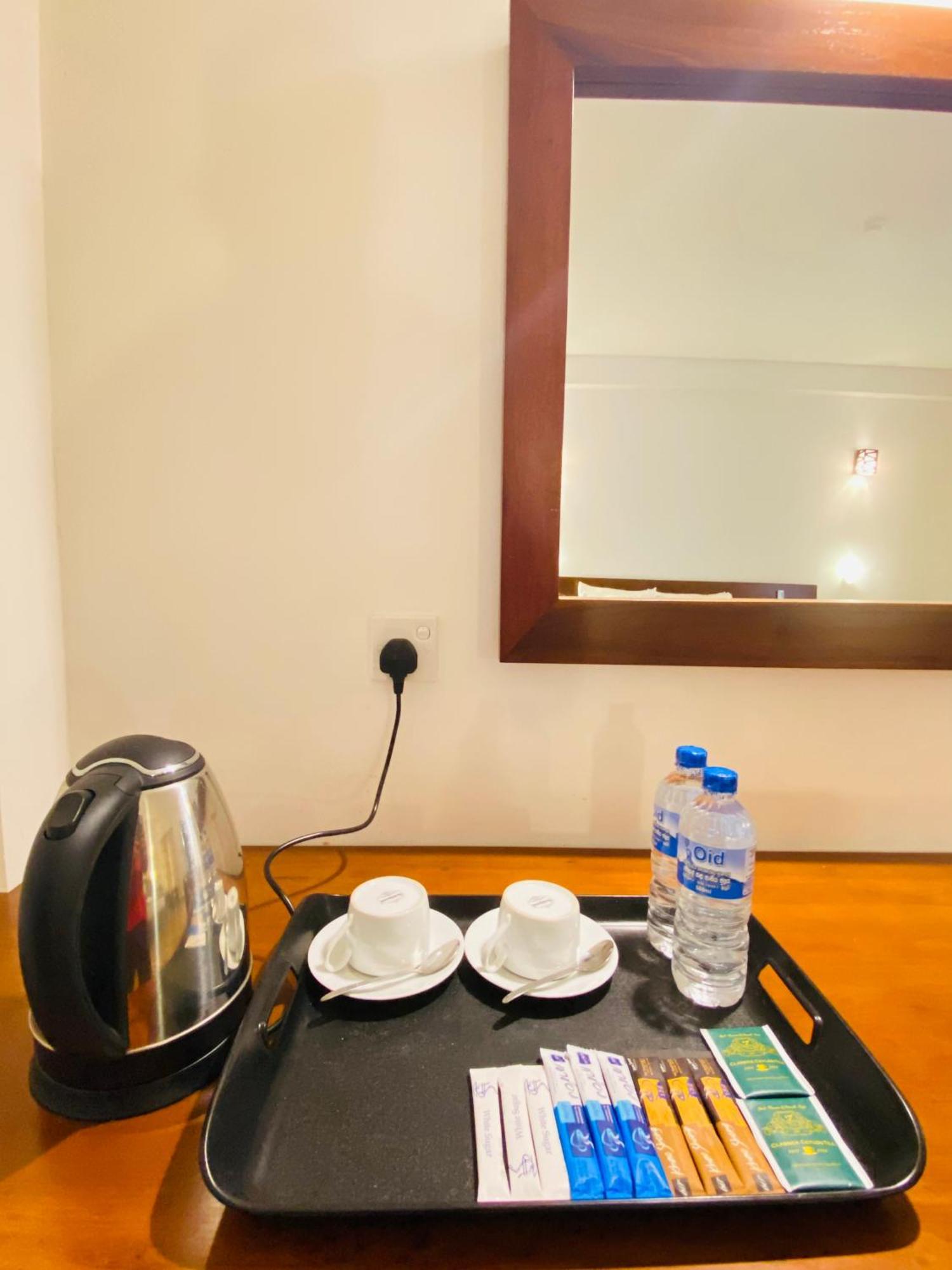 Tropicara Resort Сигирия Экстерьер фото
